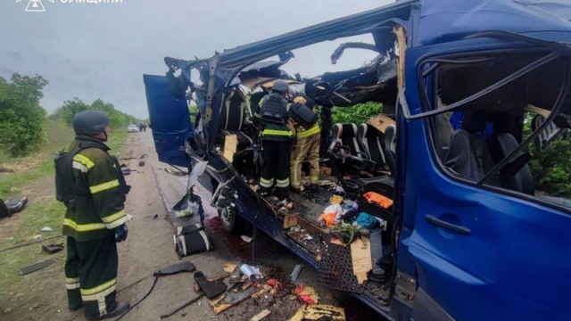 Russian attack on bus in Sumy region kills nine, Ukraine says, hours after peace talks
