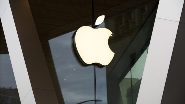 Apple sued by shareholders who allege it overstated AI progress