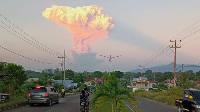 Indonesia volcano spews ash more than 6 miles into sky, dozens of Bali flights canceled