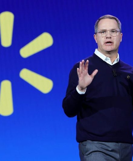 Longtime Walmart CEO to step down in January